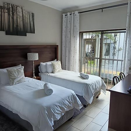 Three Olives Guesthouse Centurion Eksteriør billede