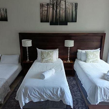 Three Olives Guesthouse Centurion Eksteriør billede