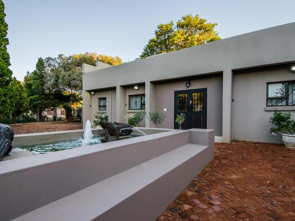 Three Olives Guesthouse Centurion Eksteriør billede