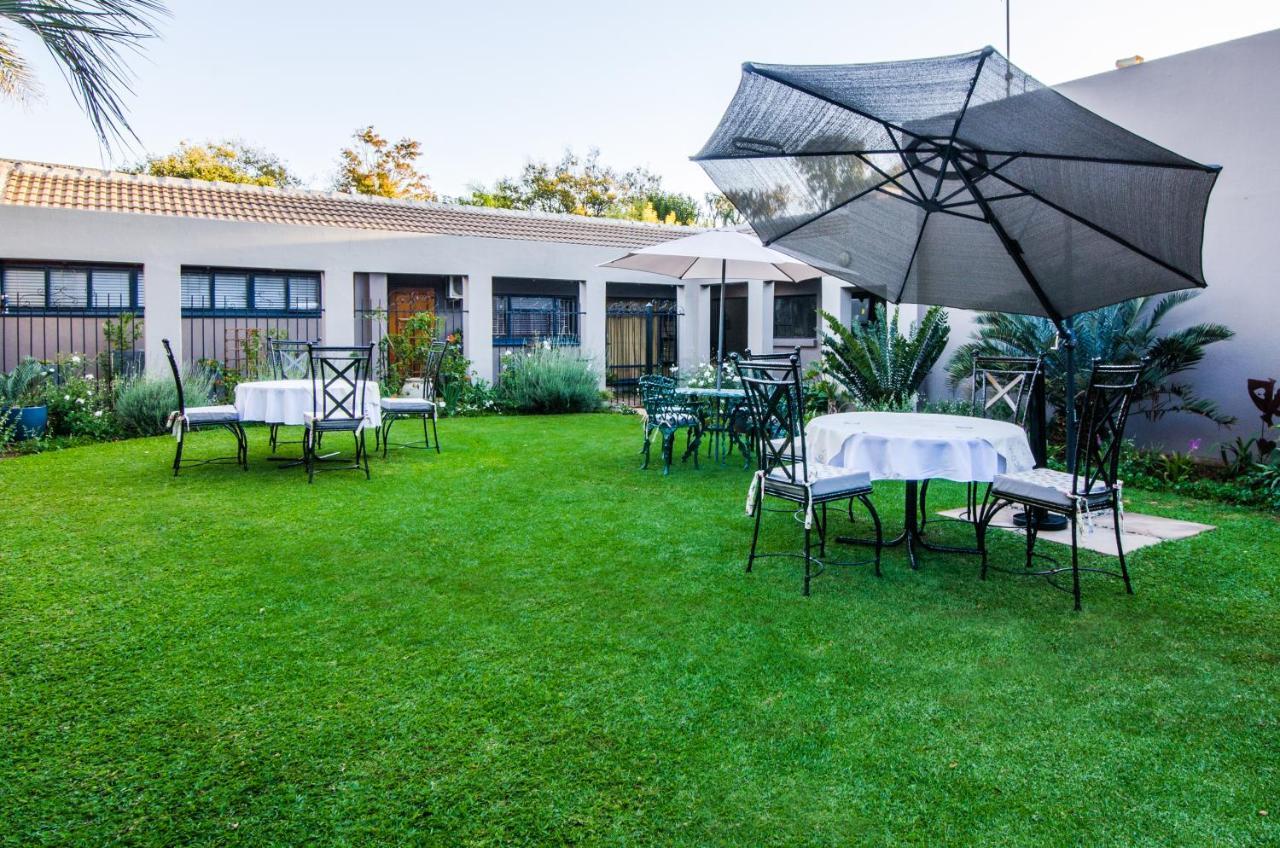 Three Olives Guesthouse Centurion Eksteriør billede